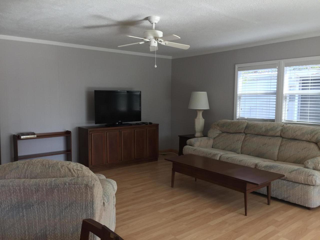 712 Silver Circle - Photo 1
