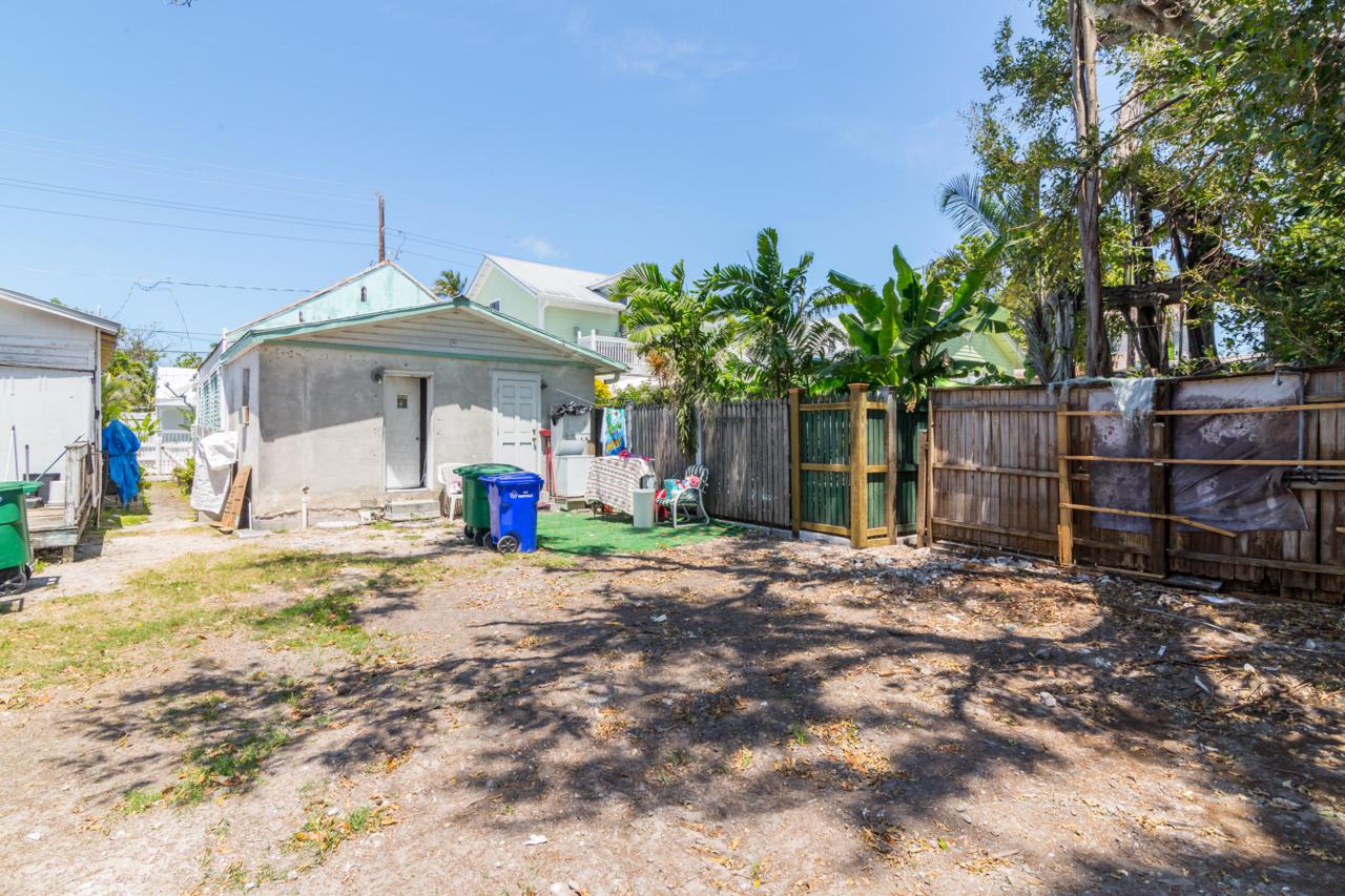 306 Amelia Street - Photo 1