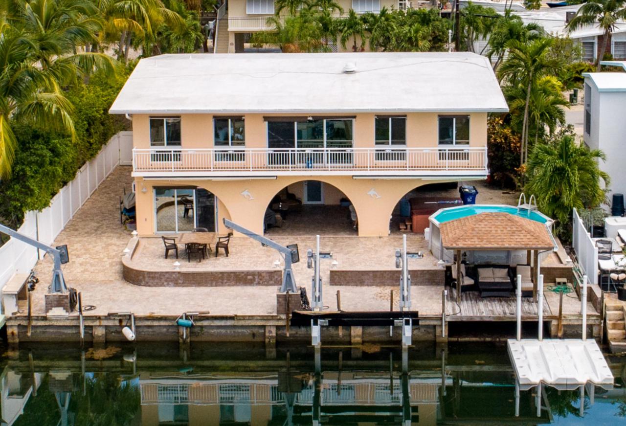 125 Valencia Drive - Photo 1