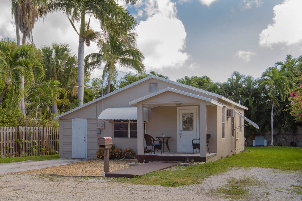 1508 South Street - Photo 1