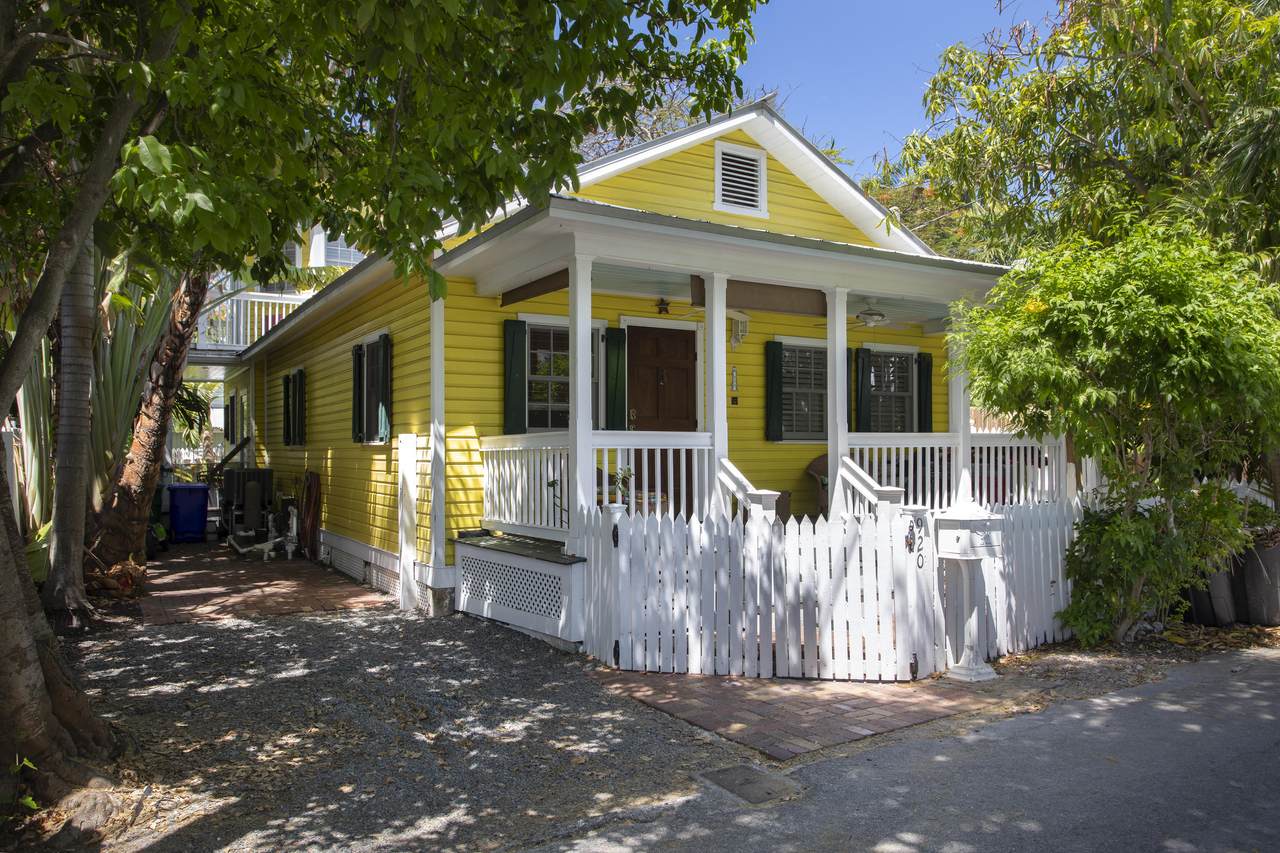920 Terry Lane - Photo 1