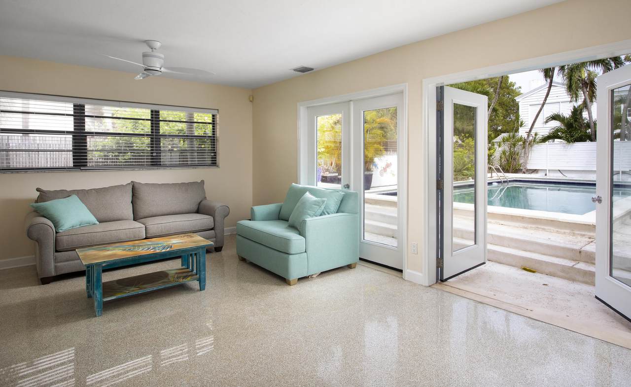 1008 South Street - Photo 1
