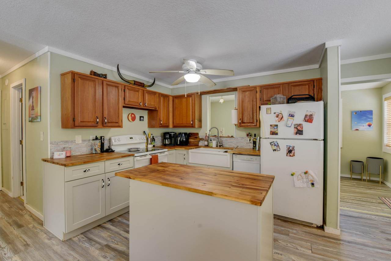 29146 Hibiscus Lane - Photo 1
