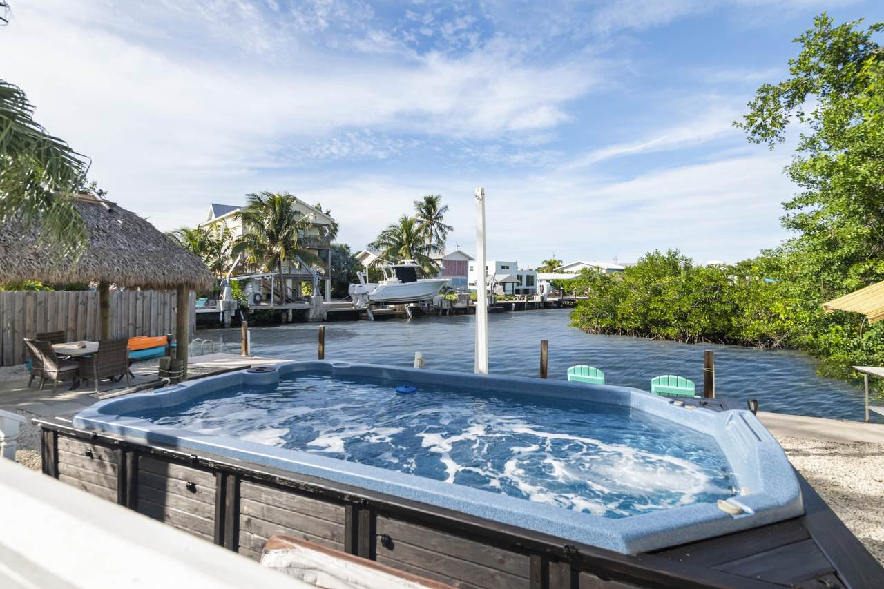 8188 Aviation Boulevard - Photo 1