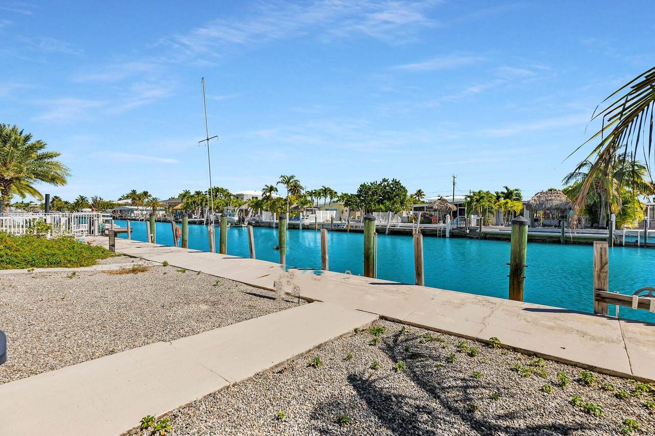 460 11th Street - Photo 1