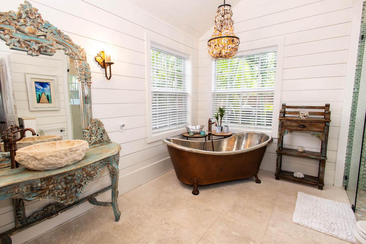 1119 Whitehead Street - Photo 1