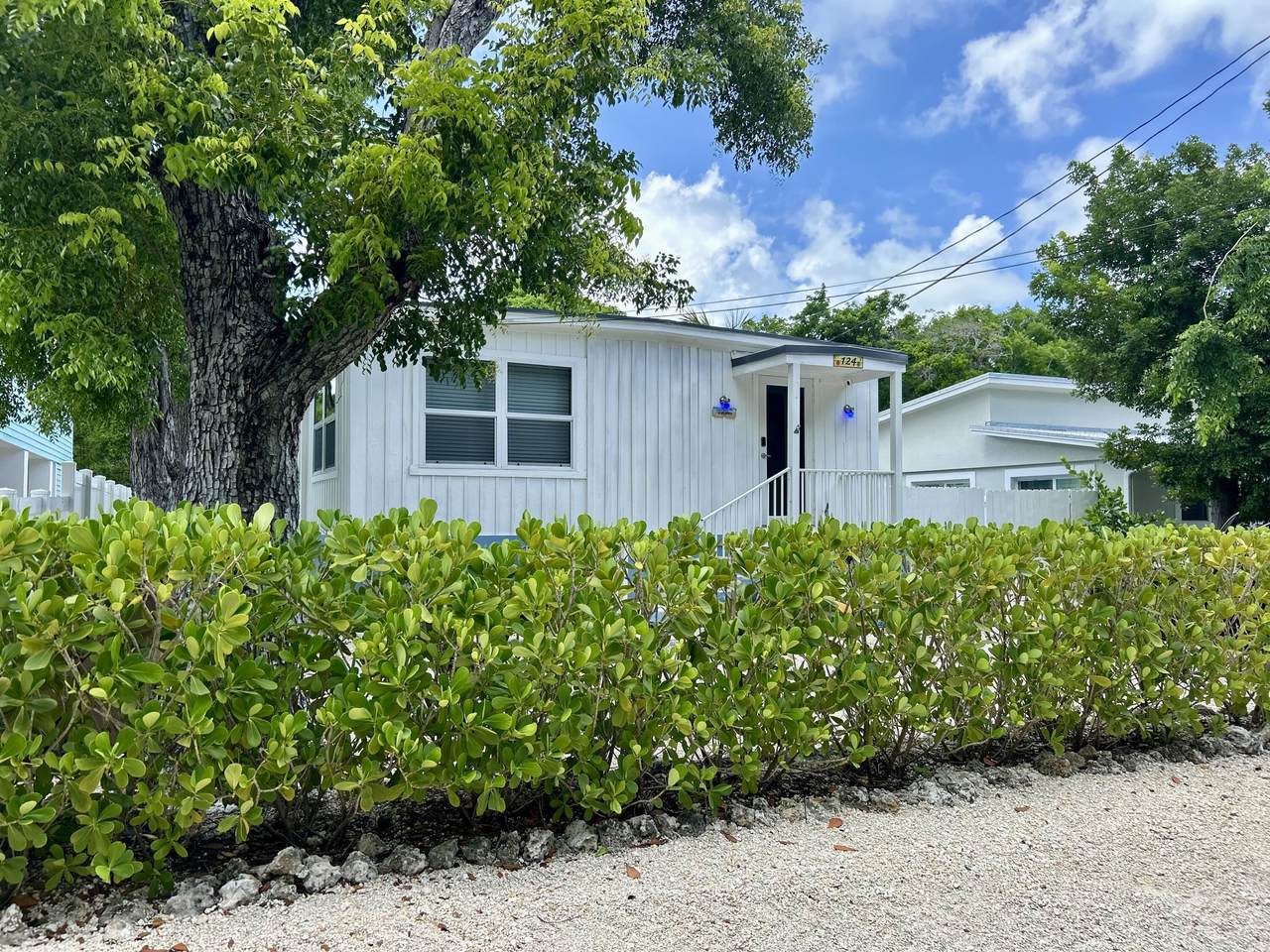 124 Bay Harbor Drive - Photo 1
