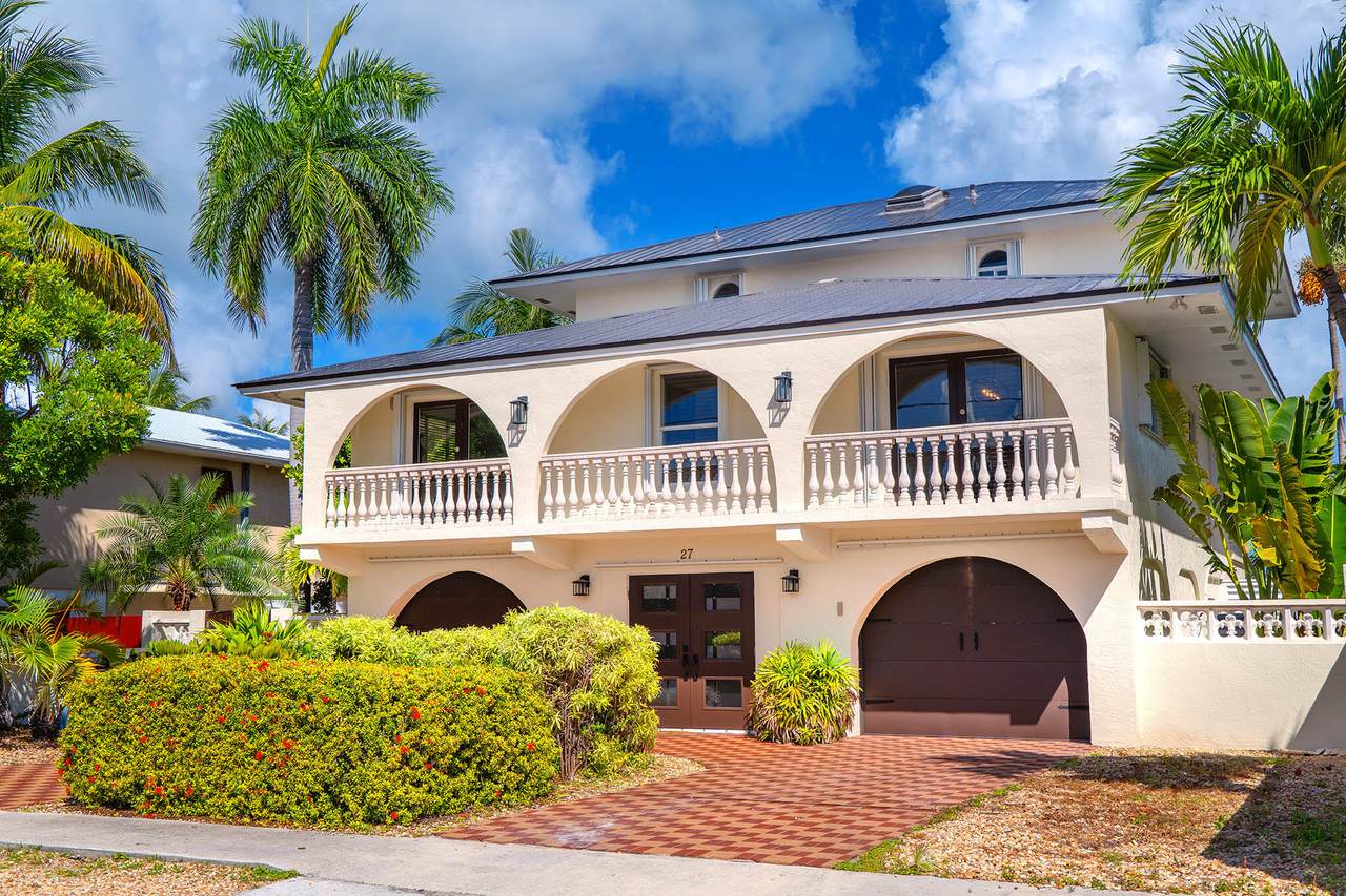 27 Evergreen Avenue - Photo 1