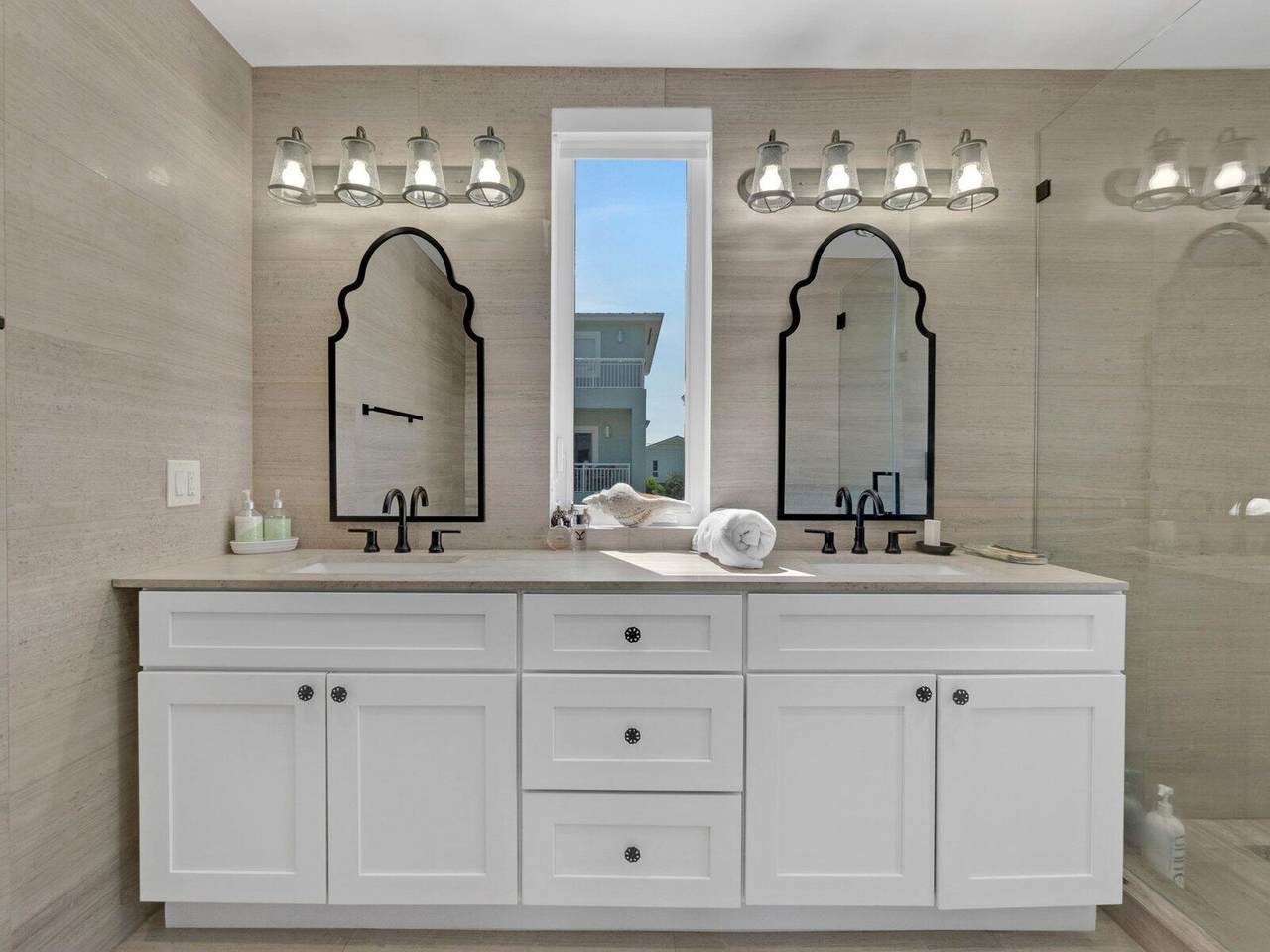 317 Seaview Circle - Photo 1