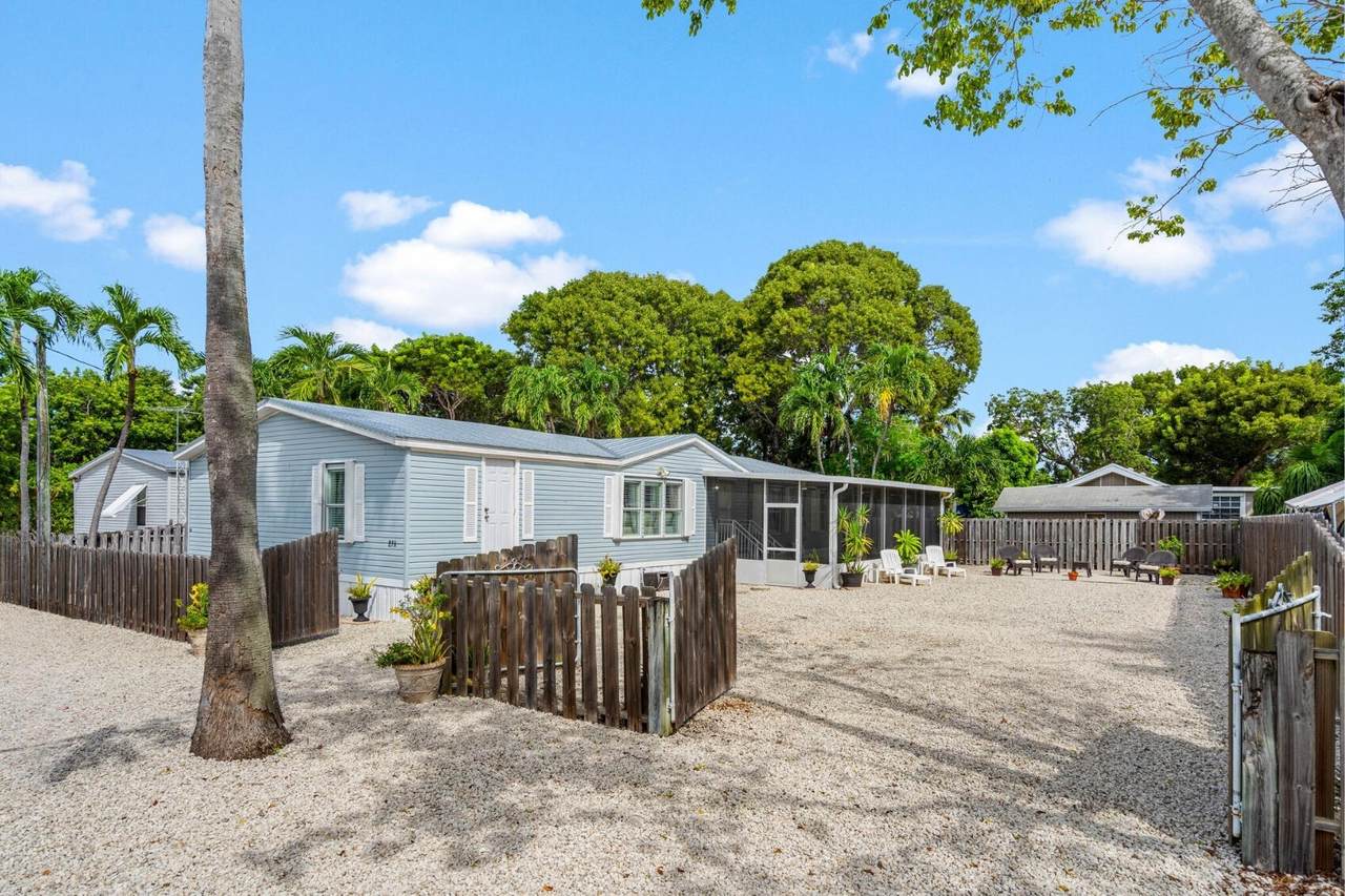 278 King Avenue - Photo 1