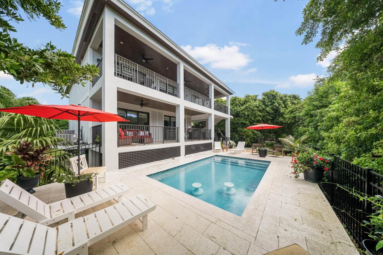 239 Seaview Drive - Photo 1