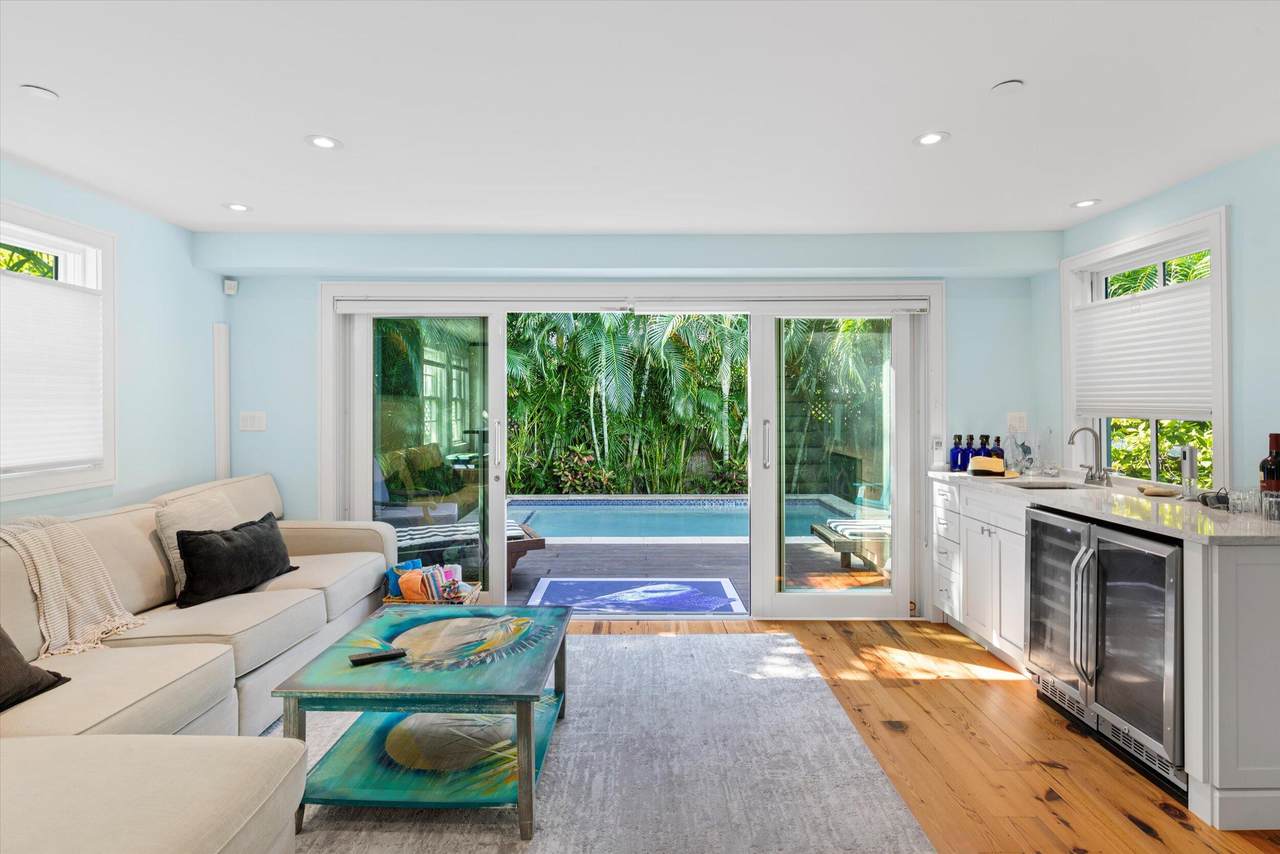 312 Margaret Street - Photo 1