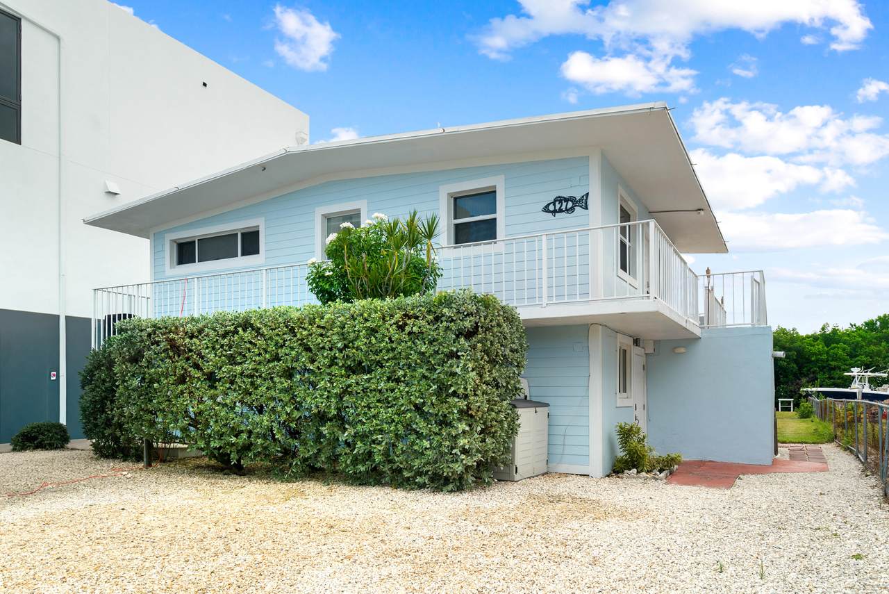 127 Seaside Avenue - Photo 1