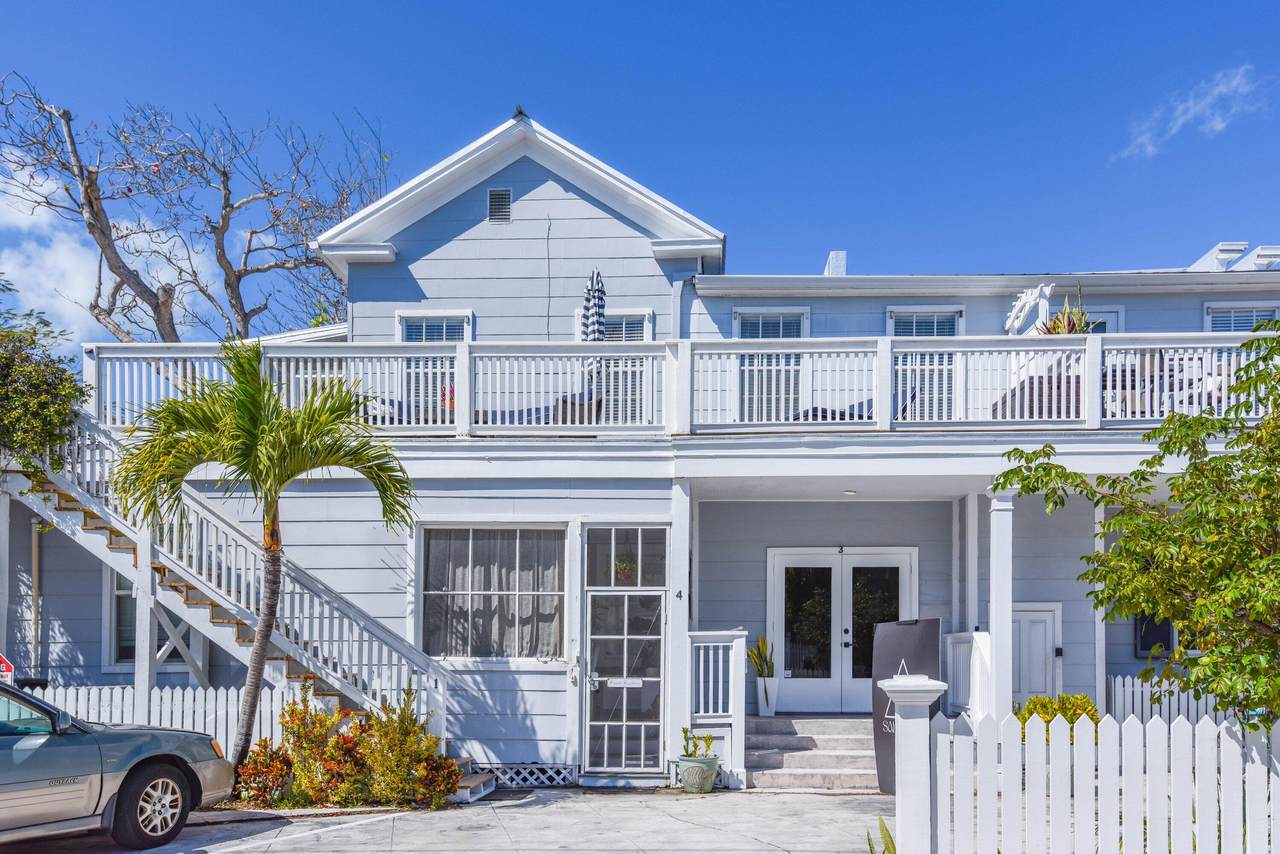 828 White Street - Photo 1