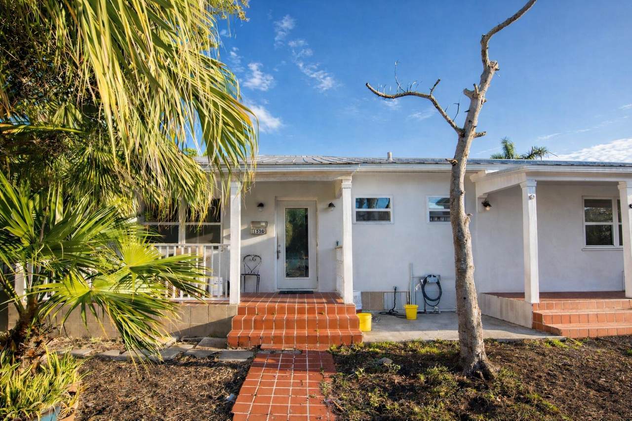 1328 Laird Street - Photo 1