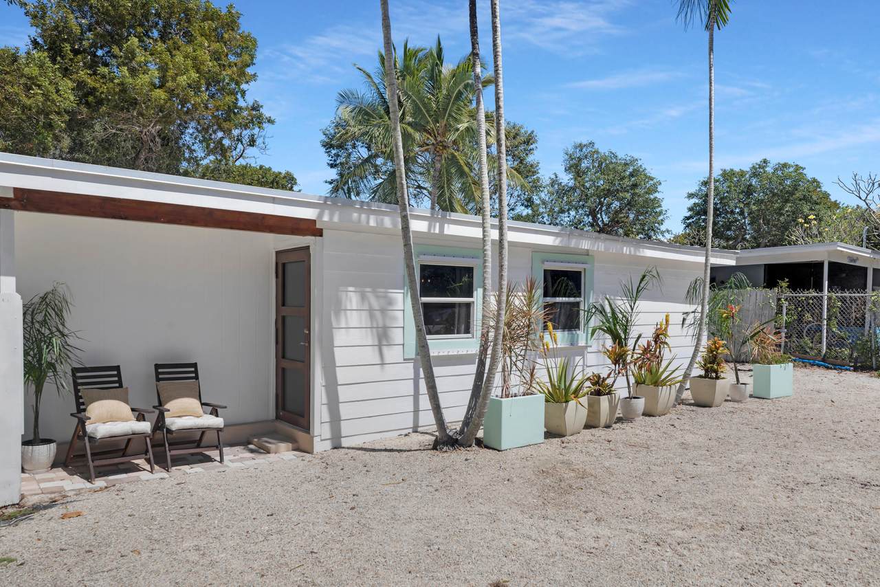 10 Dolphin Road - Photo 1