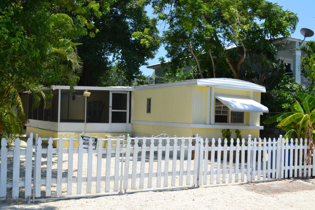 929 Plantation Road - Photo 1