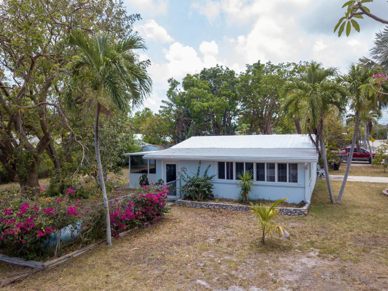 321 2Nd Terrace - Photo 1