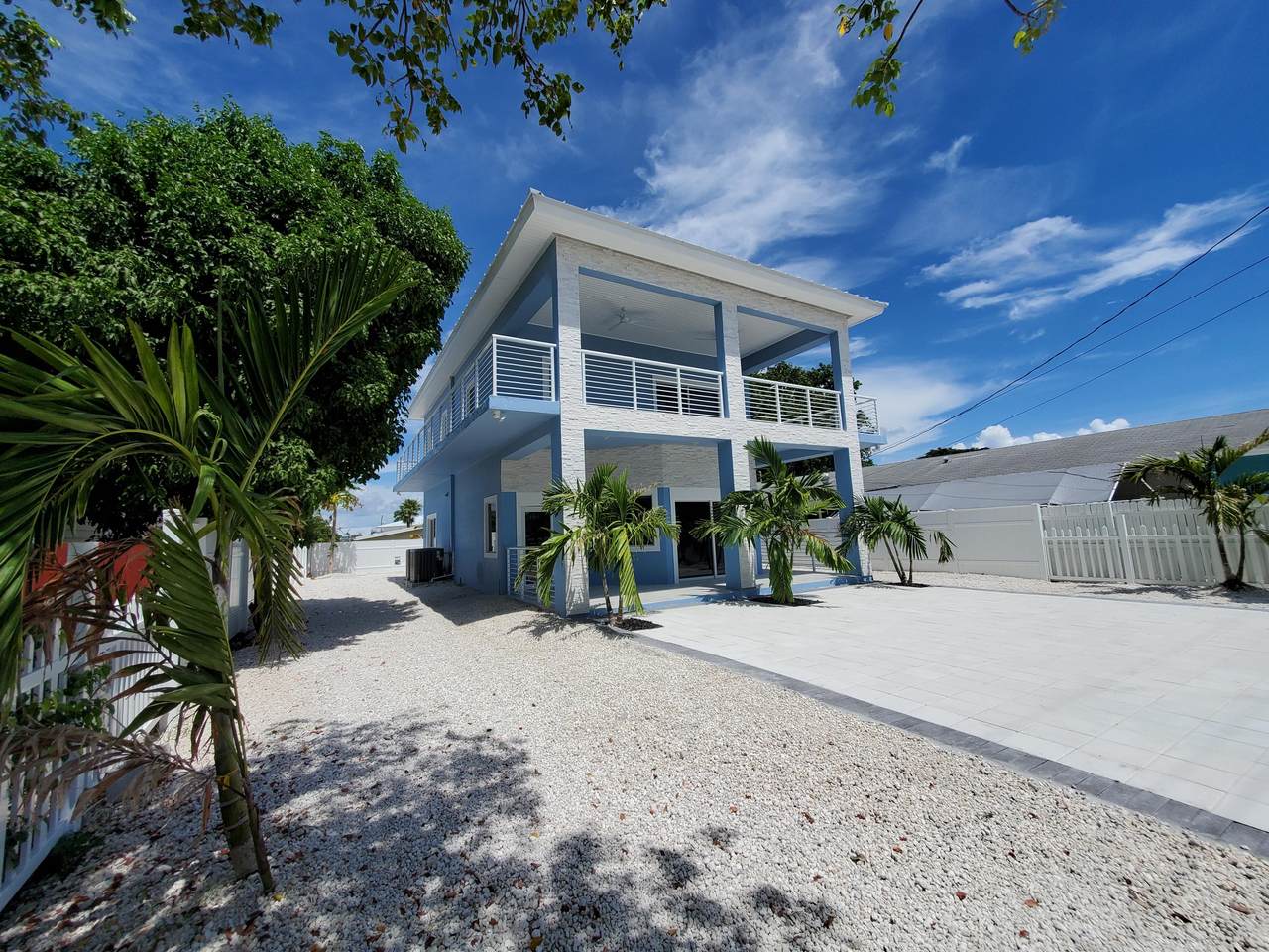 706 Largo Road - Photo 1