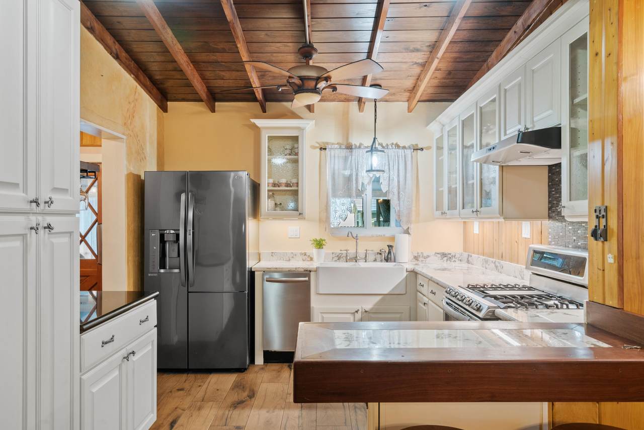 6 Coral Drive - Photo 1