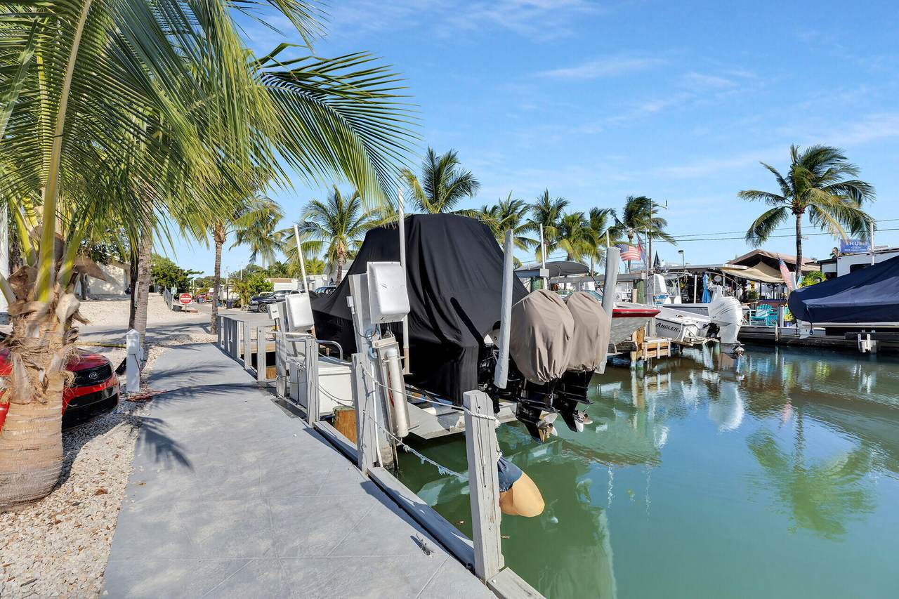 https://bt-photos.global.ssl.fastly.net/flkeys/1280_boomver_4_609827-2.jpg