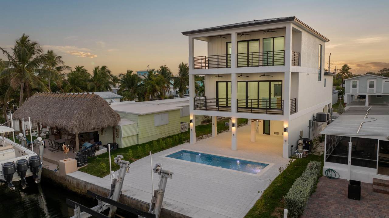 27 Ocean Drive - Photo 1