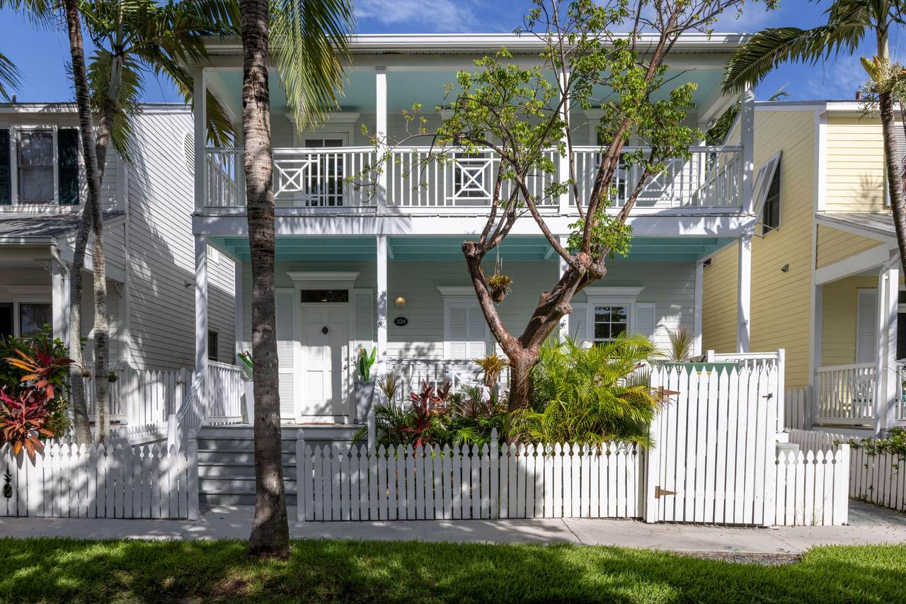 224 Golf Club Drive - Photo 1