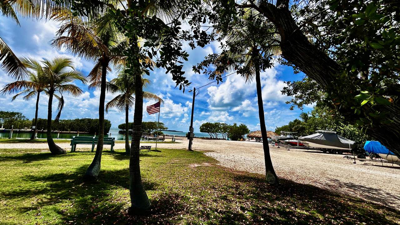 124 Bay Harbor Drive - Photo 1