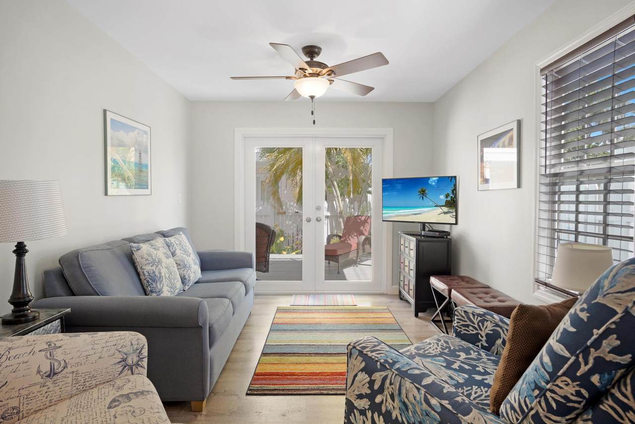 620 Thomas Street - Photo 1