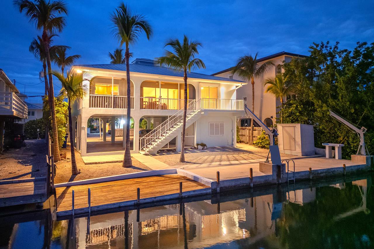 947 Gulf Drive - Photo 1