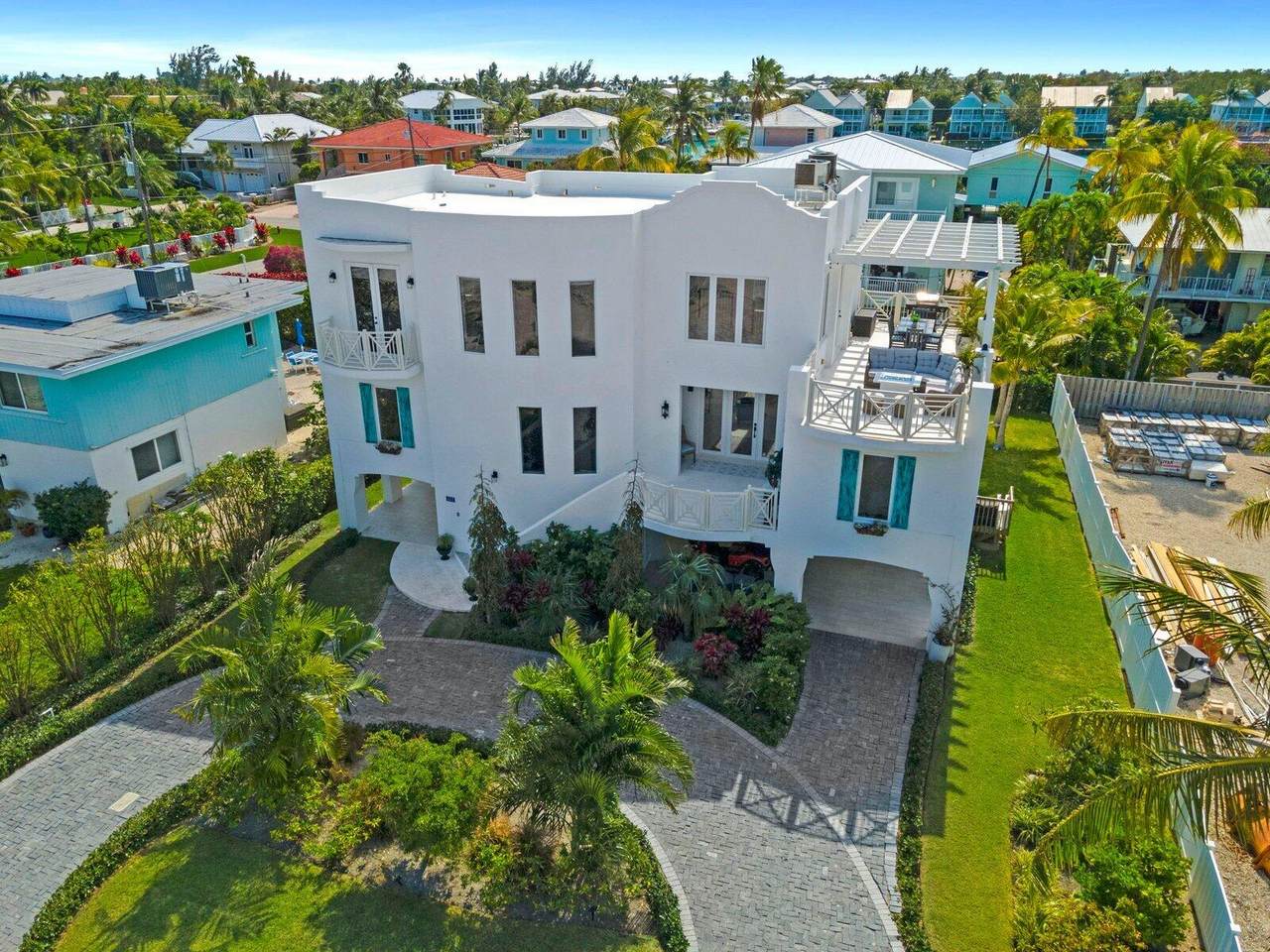 317 Seaview Circle - Photo 1