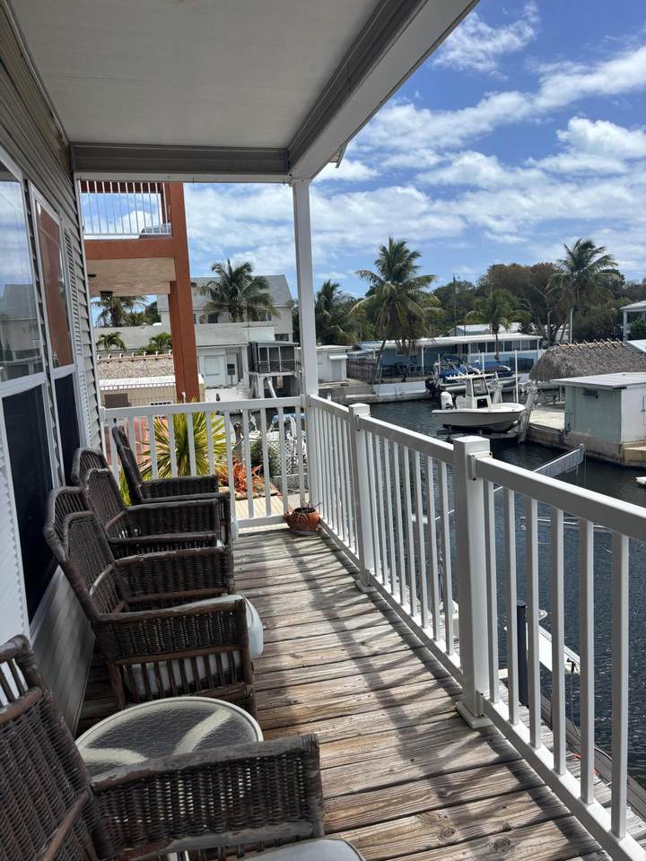 https://bt-photos.global.ssl.fastly.net/flkeys/1280_boomver_4_618858-2.jpg
