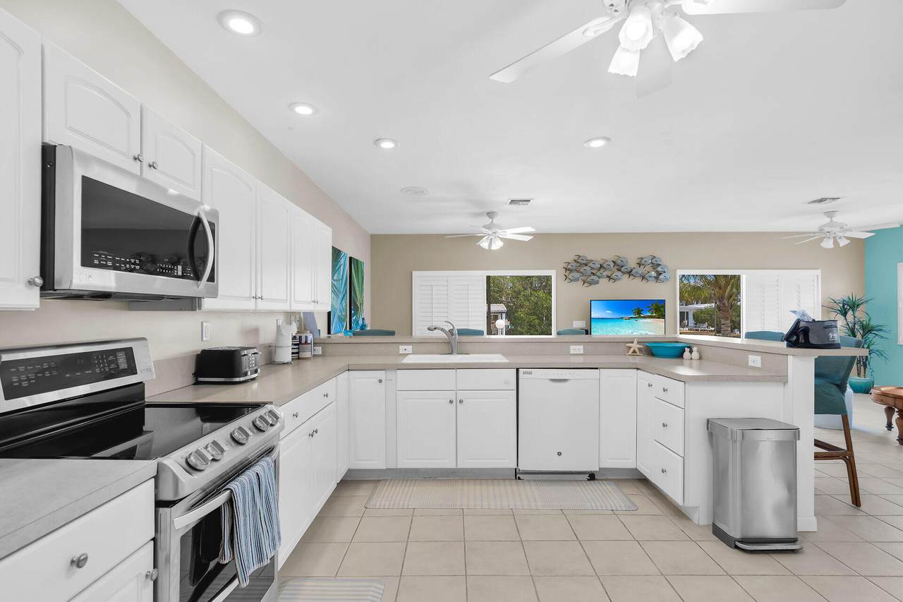 180 9th Street - Photo 1