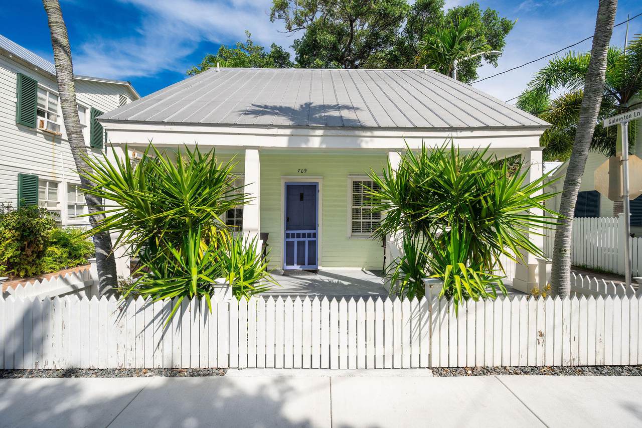 709 Olivia Street - Photo 1