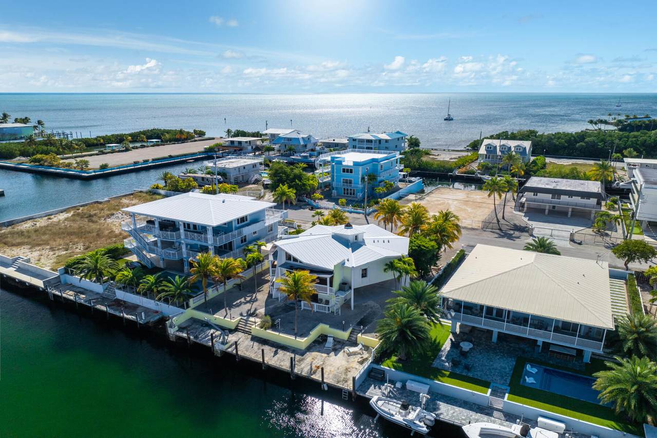 184 Bahama Avenue - Photo 1
