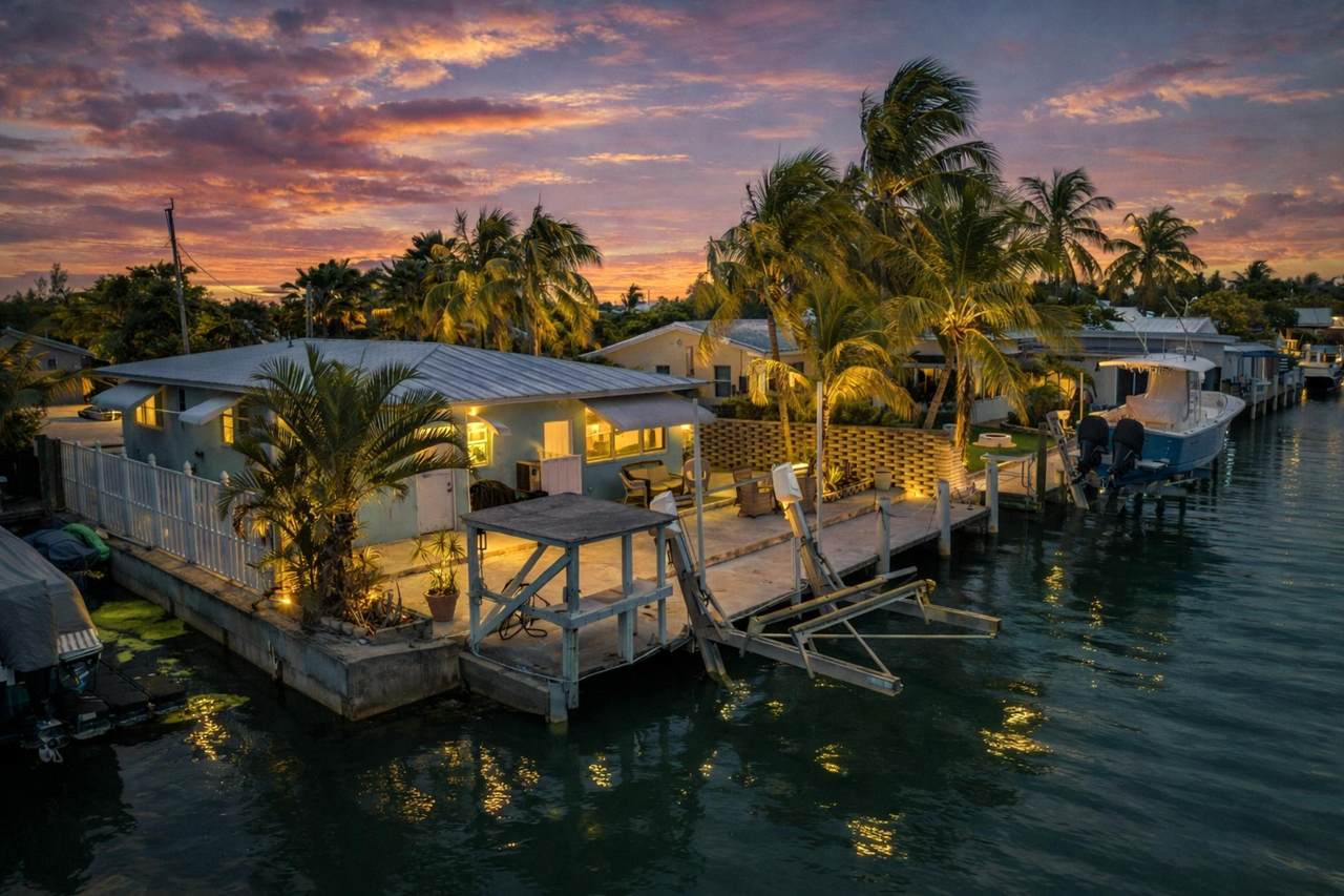 599 30Th Street - Photo 1