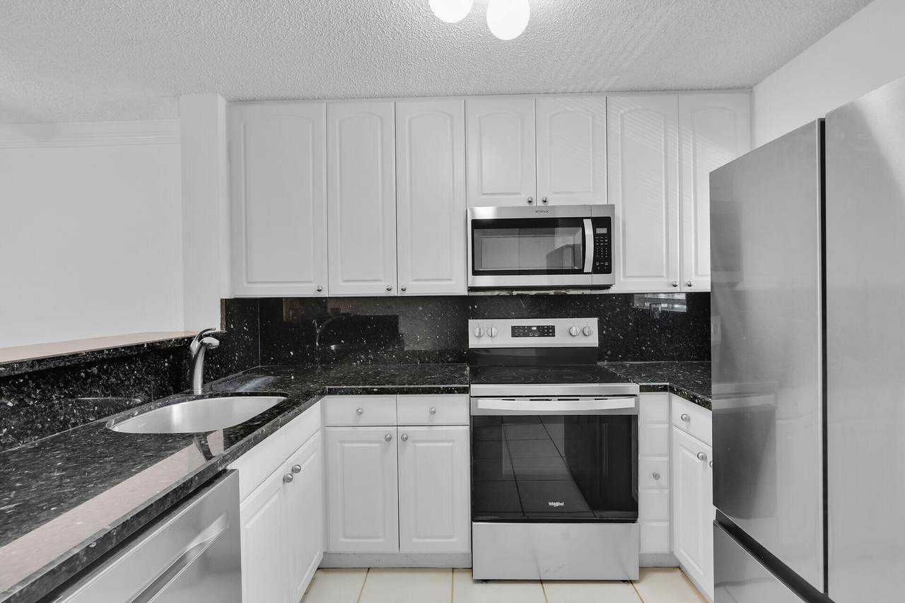 98402 Windward Avenue - Photo 1