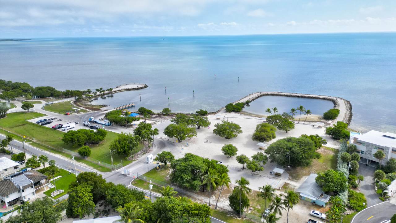 137 Pacific Avenue - Photo 1