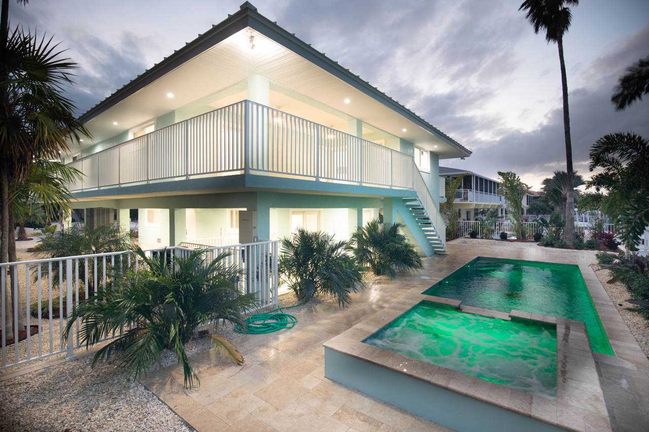 258 Seaview Drive - Photo 1