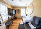 1124 Catherine Street - Photo 2