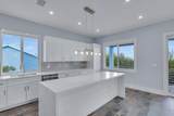 124 Venetian Way - Photo 14
