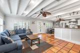 421 Avenue C - Photo 3