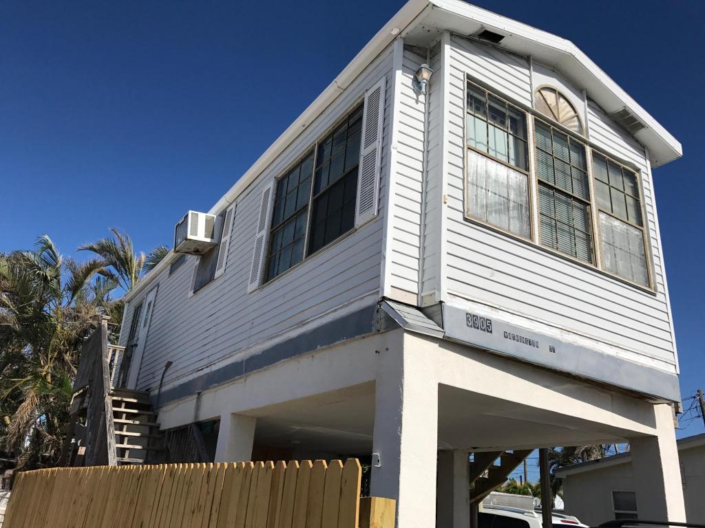 3905 Washington Street - Photo 1