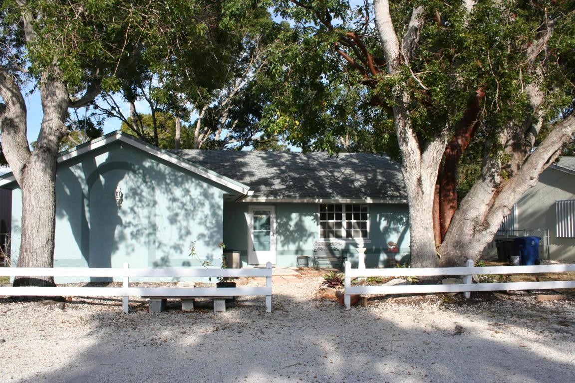 111 1St Terrace - Photo 1