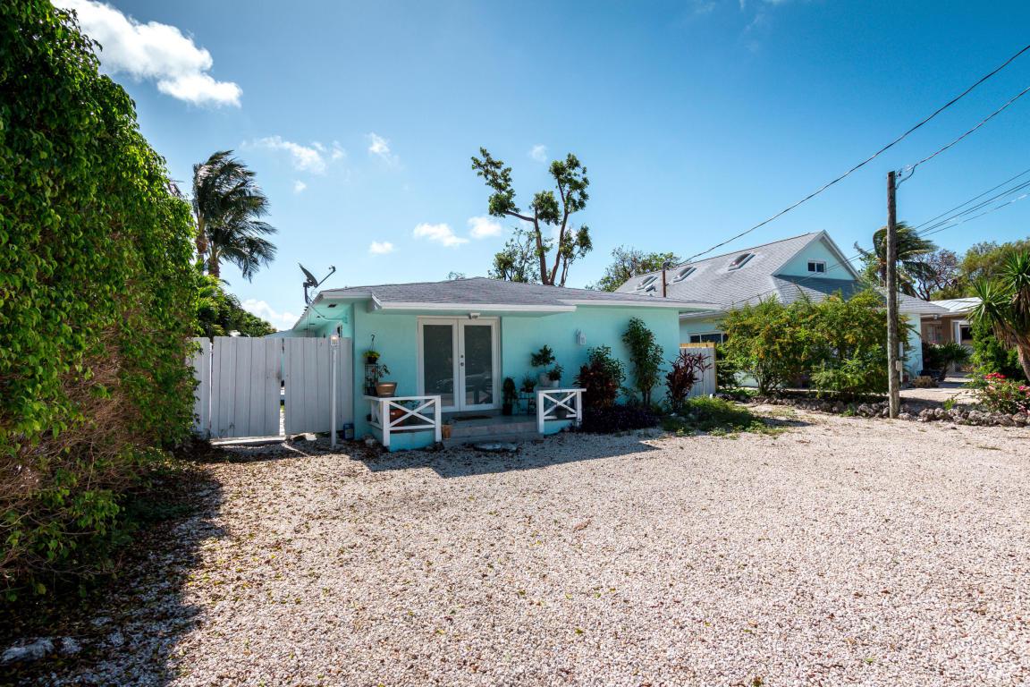 208 Jasmine Street - Photo 1