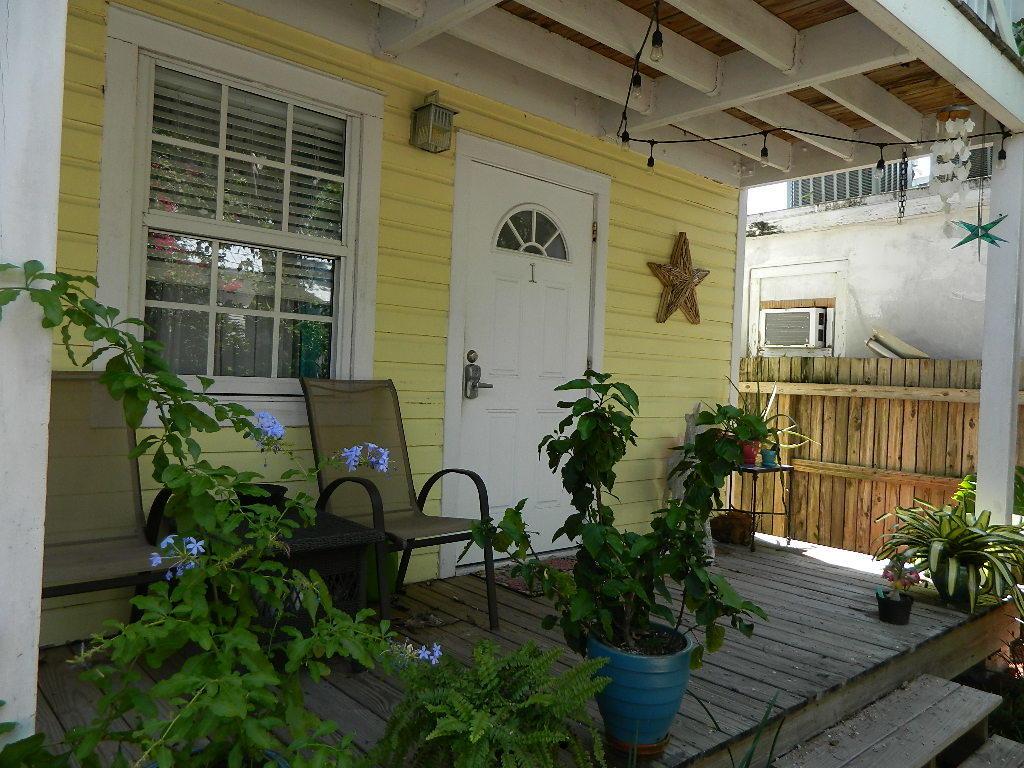 904 Terry Lane - Photo 1