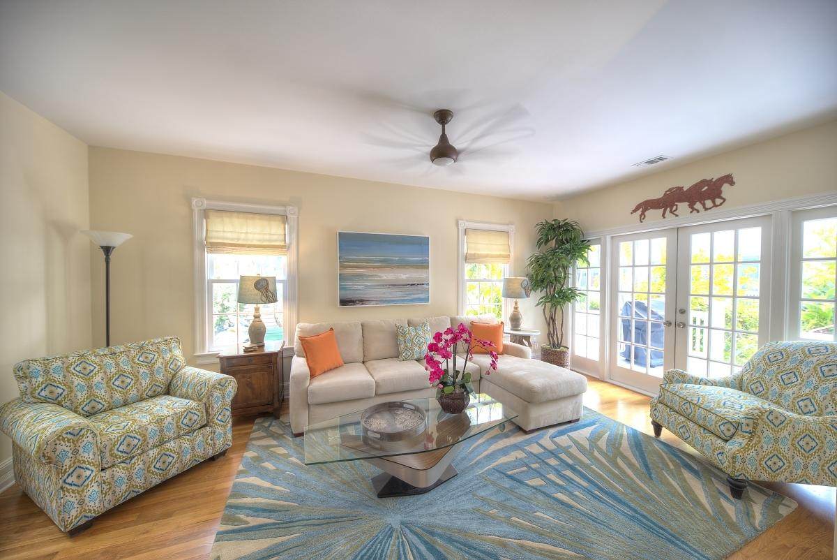 702 Catherine Street - Photo 1
