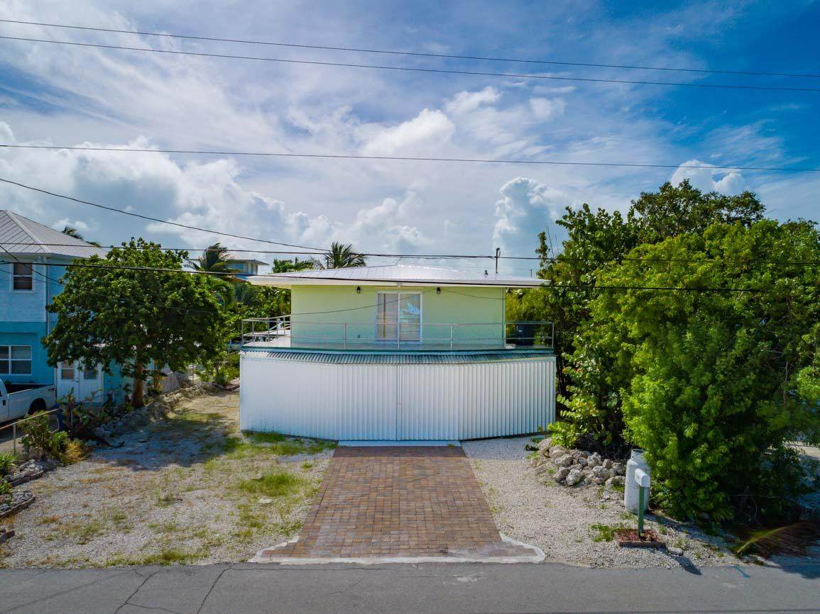 138 Airport Drive - Photo 1