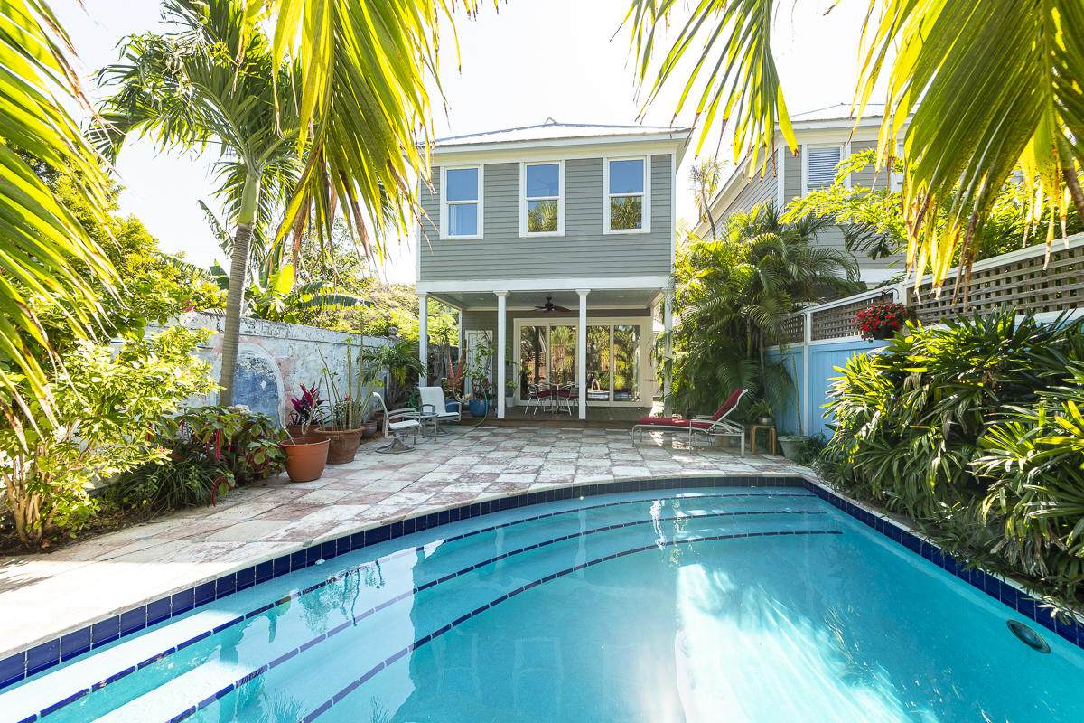 615 Amelia Street - Photo 1