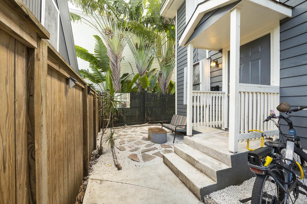 808 Virginia Street - Photo 1